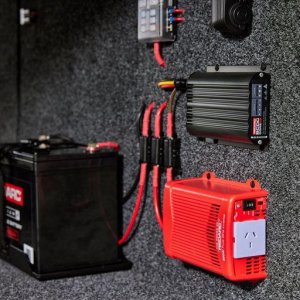 Redarc akumulatora lādētājs 20A