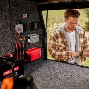 Redarc akumulatora lādētājs 20A