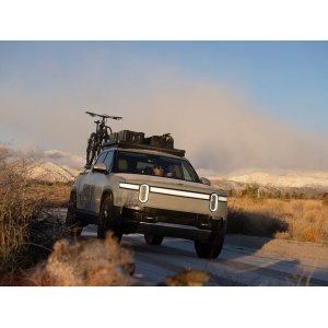 Rivian R1T (2022-Current) Slimline II Roof Rack Kit