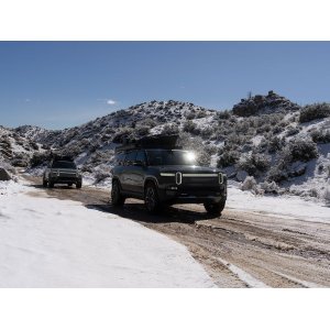 Rivian R1S (2022-Current) Slimline II Roof Rack Kit