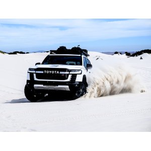 Toyota Land Cruiser 300 Slimline II Roof Rack Kit