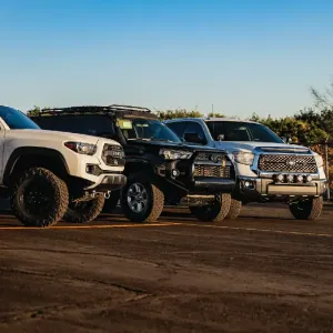 TOYOTA QUATRO FOG MOUNTS -TACOMA TUNDRA 4 RUNNER.