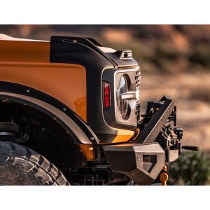 Hood shield protector Husky Liners Aeroskin Lightshield Pro