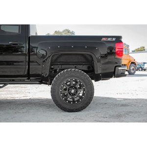 Front and rear fender flares Rough Country Pocket