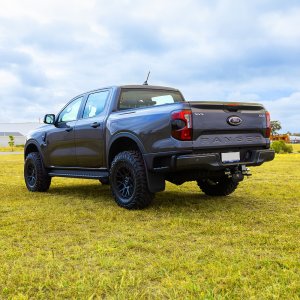 Suspension kit with Monotube IFP shocks Superior Engineering Lift 2"