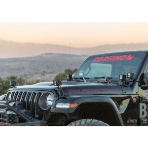 Windshield cowl mount for a LED 3x3" Dual Cube Go Rhino