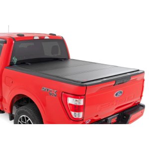 Hard bed cover tri-fold flip up Rough Country 5'7"