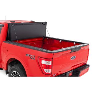 Hard bed cover tri-fold flip up Rough Country 5'7"