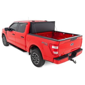 Hard bed cover tri-fold flip up Rough Country 5'7"