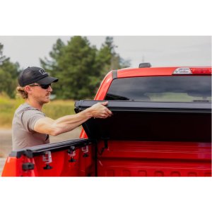 Hard bed cover tri-fold flip up Rough Country 5'7"
