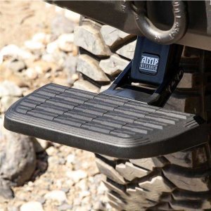 Retractable bumper step RealTruck AMP