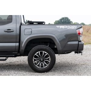 Hard tri-fold bed cover Rough Country low profile 5'