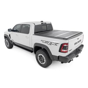 Hard bed cover tri-fold low profile Rough Country 6'4"
