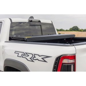 Hard bed cover tri-fold low profile Rough Country 6'4"