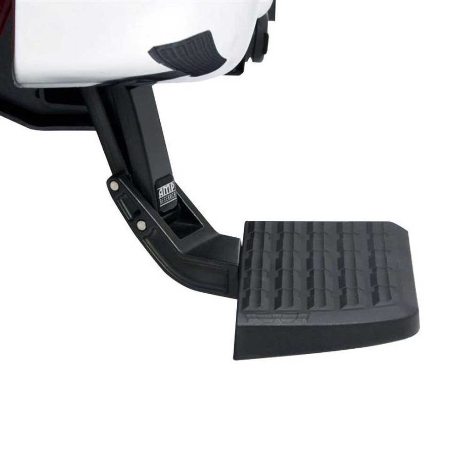 Retractable bumper step RealTruck AMP