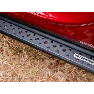 Side steps Go Rhino Dominator Xtreme DSS