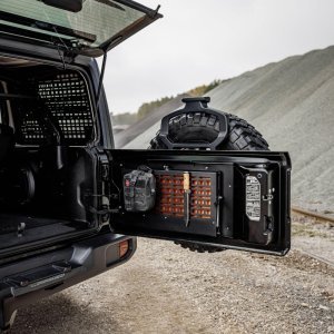 Drop down tailgate table Bison Gear