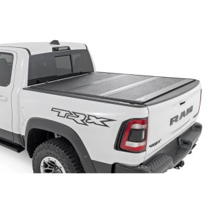 Hard bed cover tri-fold low profile Rough Country 5'7"