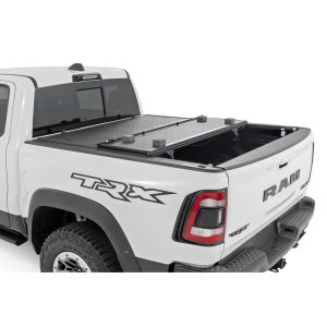 Hard bed cover tri-fold low profile Rough Country 5'7"