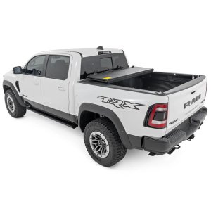 Hard bed cover tri-fold low profile Rough Country 5'7"