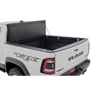 Hard bed cover tri-fold flip up Rough Country 6'4"