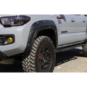 Front and rear fender flares Rough Country Defender Pocket
