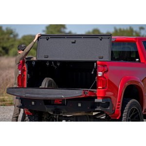 Hard bed cover tri-fold flip up Rough Country 6'7"