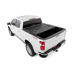 Hard bed cover tri-fold low profile Rough Country 5'9"