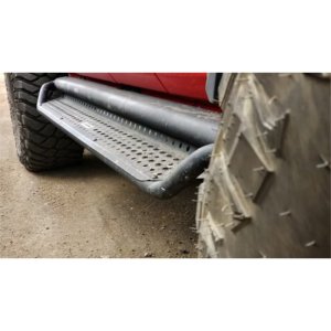 Side steps Go Rhino Dominator Xtreme D1