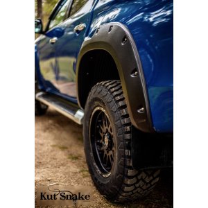 Kut Snake arku paplašinātāji Mitsubishi L200 (2018 - ) 70 mm